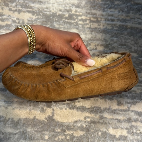 Ugg Australia Dakota Moccasin - Picture 4 of 7